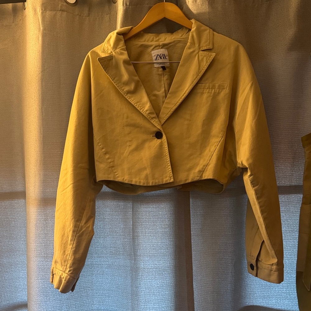 Zara Women's Gold Cropped Blazer